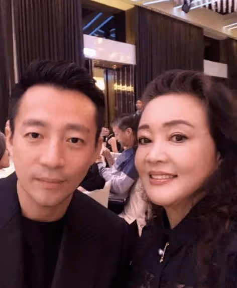 張穎穎深夜直播哭訴!疑似與汪小菲分手,張蘭回覆你是心機女