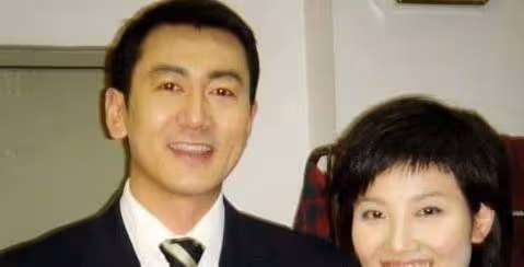 郎才女貌!央視「夫妻主持」,低調結婚16年,如今兒女雙全惹人羨