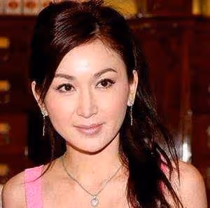這部電影,25歲溫碧霞滿臉膠原蛋白,烏鴉張耀揚極品帥哥,太般配