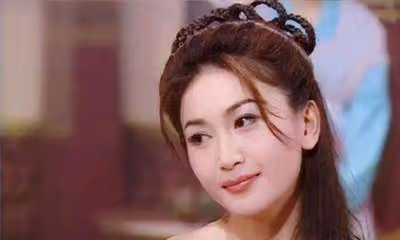 這部電影,25歲溫碧霞滿臉膠原蛋白,烏鴉張耀揚極品帥哥,太般配