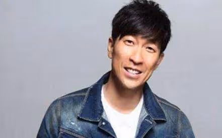 這匹影視界黑馬，連奪3次影帝，教科書般的演技，6千萬片酬也值得