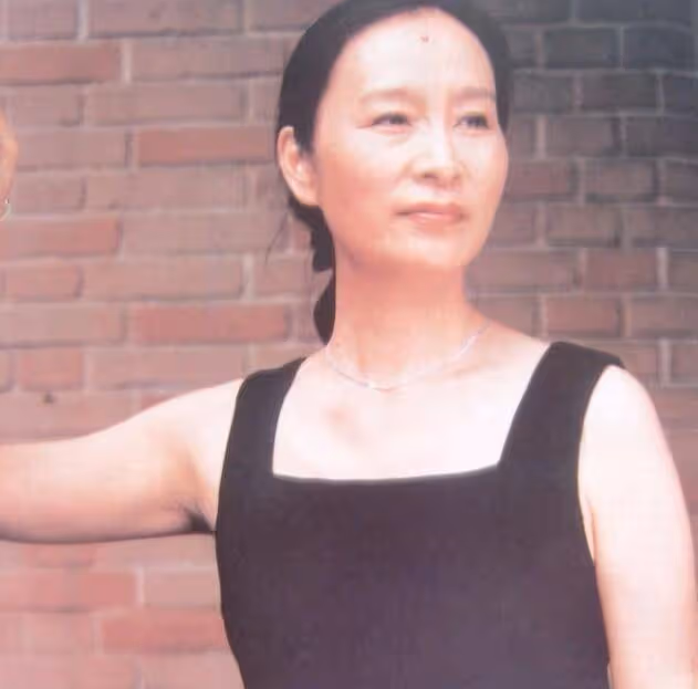 老戲骨奚美娟:高齡產子卻成單親媽媽,20年後與前夫同演一部戲
