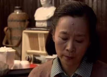 老戲骨奚美娟:高齡產子卻成單親媽媽,20年後與前夫同演一部戲