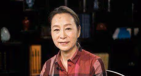 老戲骨奚美娟:高齡產子卻成單親媽媽,20年後與前夫同演一部戲