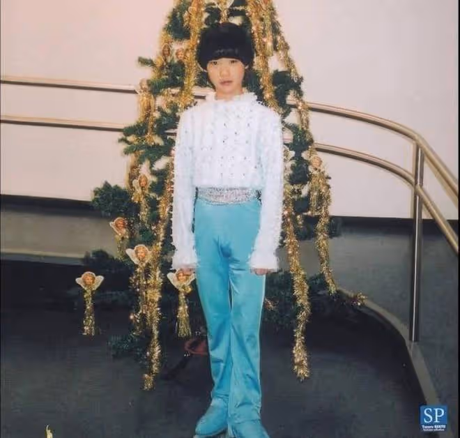 羽生結弦自己也沒想到吧，一個站姿，讓「屁屁的力量」上了熱搜！