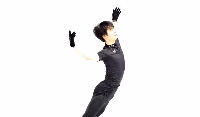 羽生結弦自己也沒想到吧，一個站姿，讓「屁屁的力量」上了熱搜！