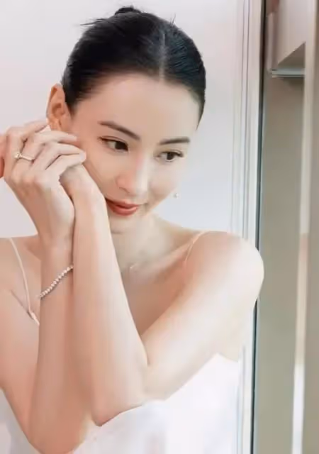 張柏芝42歲依舊顏值在線，身材也完全沒有走樣，是大家的夢中女郎