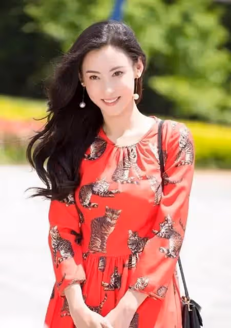 張柏芝42歲依舊顏值在線，身材也完全沒有走樣，是大家的夢中女郎