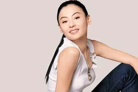 張柏芝42歲依舊顏值在線，身材也完全沒有走樣，是大家的夢中女郎