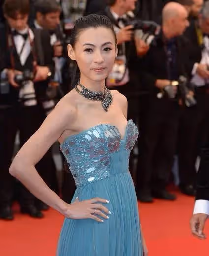 張柏芝42歲依舊顏值在線，身材也完全沒有走樣，是大家的夢中女郎