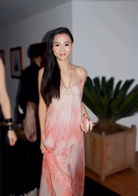 張柏芝42歲依舊顏值在線，身材也完全沒有走樣，是大家的夢中女郎