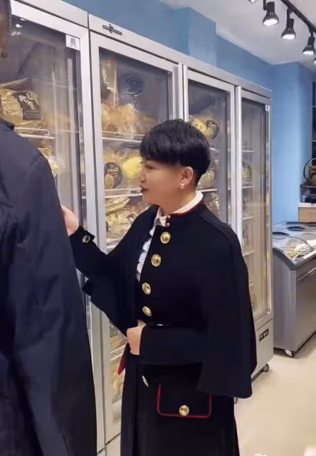 趙本山徒弟胖丫疑離婚!獨帶娃回娘家過年,出獄後和楊樹林少同框