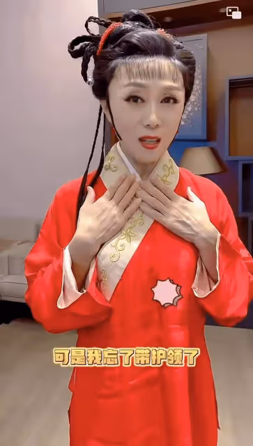 60老戲骨吳瓊回老家過年,穿著樸素顏值高,皮膚白嫩狀態如少女
