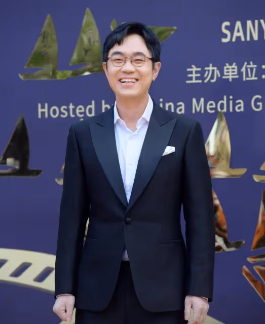 喜劇演員「瓜主」揭曉,曝大鵬與張文露已離婚,娶現任誕二胎兒子