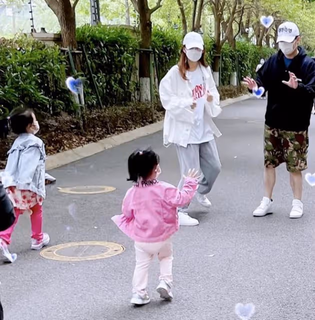 張子萱曬全家福為3歲小女兒慶生，陳赫對妻子撒嬌，對其稱呼好甜