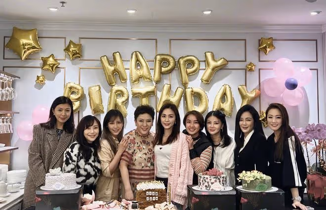 向太曬婆媳慶生照，向佐和郭碧婷好恩愛，岳父小姨子都在香港過年