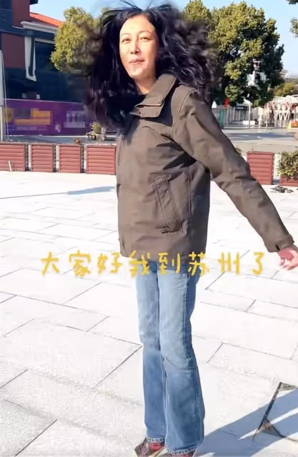 女兒寧願流浪也不回家,吳綺莉春節前夕回內地,在蘇州街頭求偶遇