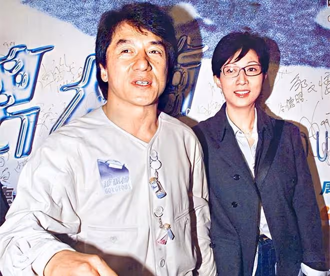 女兒寧願流浪也不回家,吳綺莉春節前夕回內地,在蘇州街頭求偶遇