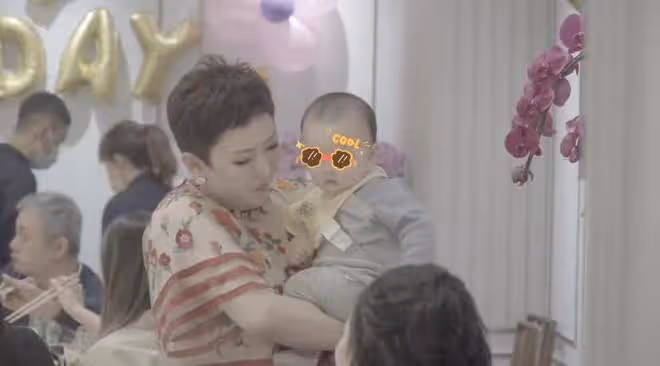 向佐曬全家福,連發17顆愛心示愛妻子,郭碧婷彎腰藏肚被疑懷三胎