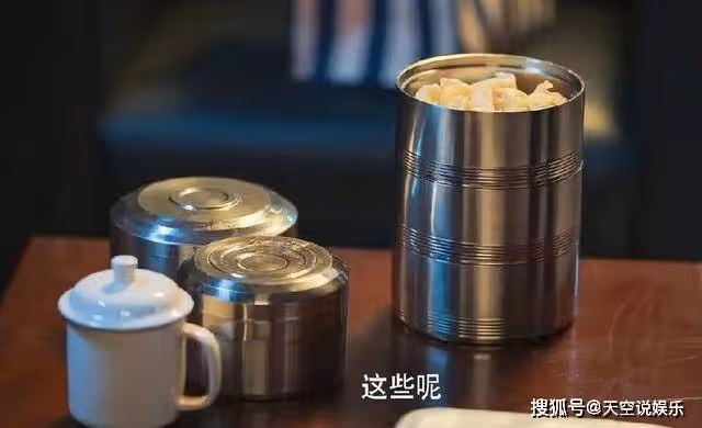 《狂飆》播出5集,最大的漏洞出現了,廣東人過年不吃餃子