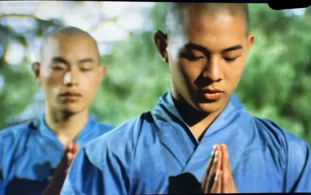 李連杰《少林寺》恩師于海因新冠去世，病危前摔了一跤，網友悼念