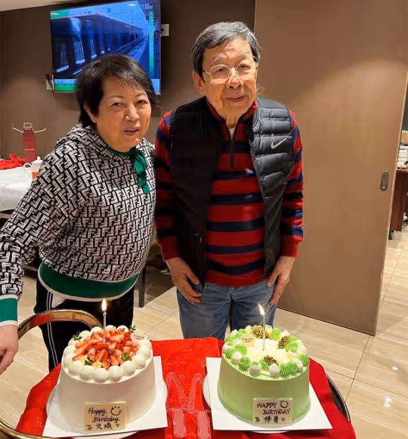 胡楓91歲大壽眾星雲集！身材挺拔精神好，唐鶴德依偎女友人顯親密