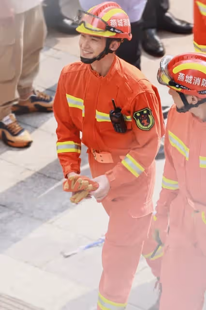 陸劇10位男星「制服殺」!肖戰軍裝帥炸,楊洋、王凱禁慾,王鶴棣空少制服全校公認的帥