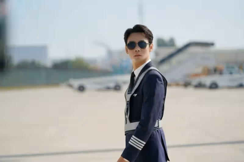 陸劇10位男星「制服殺」!肖戰軍裝帥炸,楊洋、王凱禁慾,王鶴棣空少制服全校公認的帥