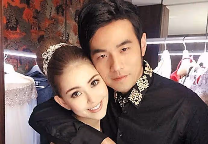 嫁給周杰倫，再掙傑迷的錢！昆凌賣完女兒塗鴉衣服，又有新花招