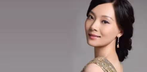 旗袍女神變身最美繼母，嫁給鋼琴家，共同撫育兒子長大！