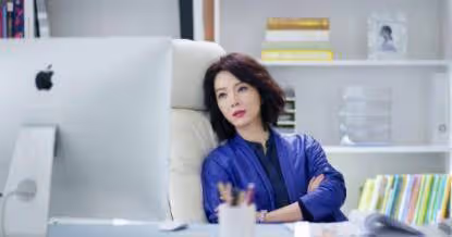 旗袍女神變身最美繼母，嫁給鋼琴家，共同撫育兒子長大！