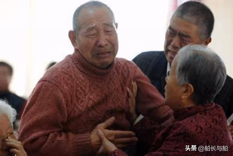 71歲阿公含淚傾訴:只有女兒的家庭,晚年可能遇見這「3大難事」 年老體弱才知道:既殘酷又現實