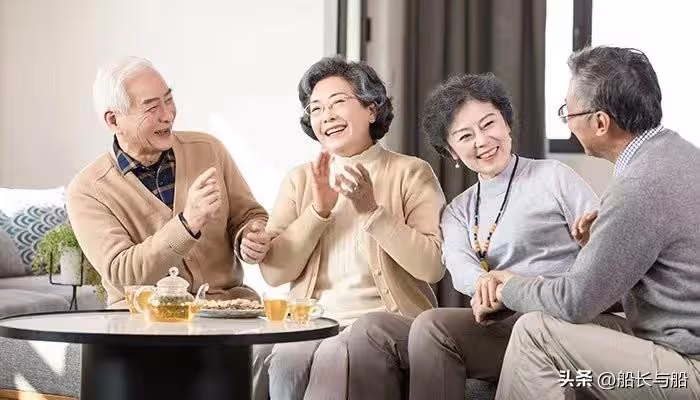 71歲阿公含淚傾訴:只有女兒的家庭,晚年可能遇見這「3大難事」 年老體弱才知道:既殘酷又現實