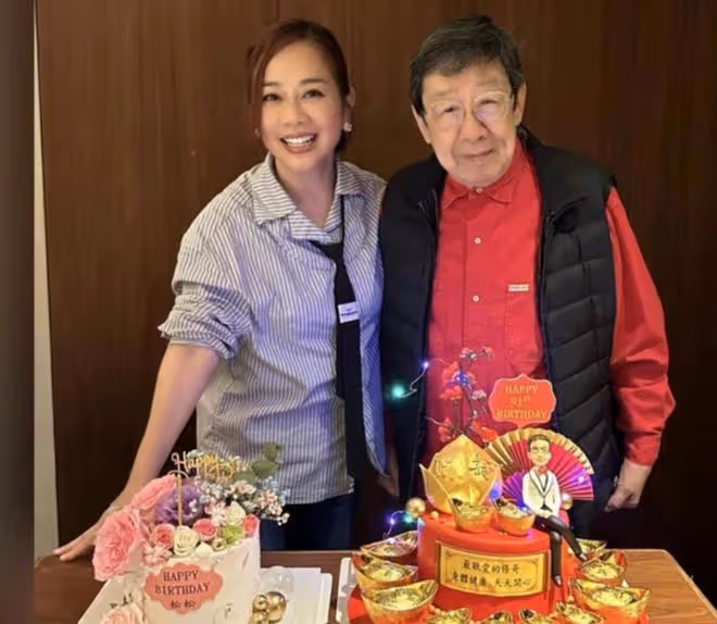 陳松伶攜小8歲老公回港過年!51歲幸福肥,已定居內地有3億物業