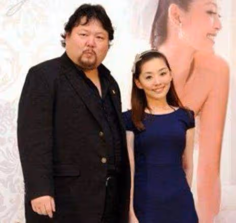 被黃渤捧紅片酬漲到200萬，因長期酗酒猝死，嬌妻改嫁老外很幸福