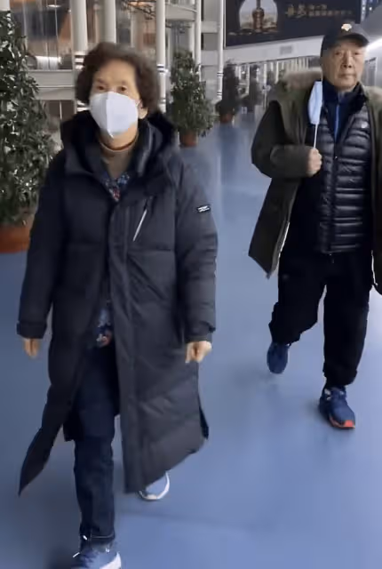 于海設靈！堂前點白香燭、擺貢果，弟子透露去醫院不幸被護士感染