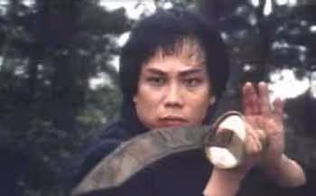 梁小龍：曾是最火《陳真》，前妻被潑硫酸，一句話被「封殺」20年