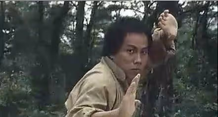 梁小龍：曾是最火《陳真》，前妻被潑硫酸，一句話被「封殺」20年