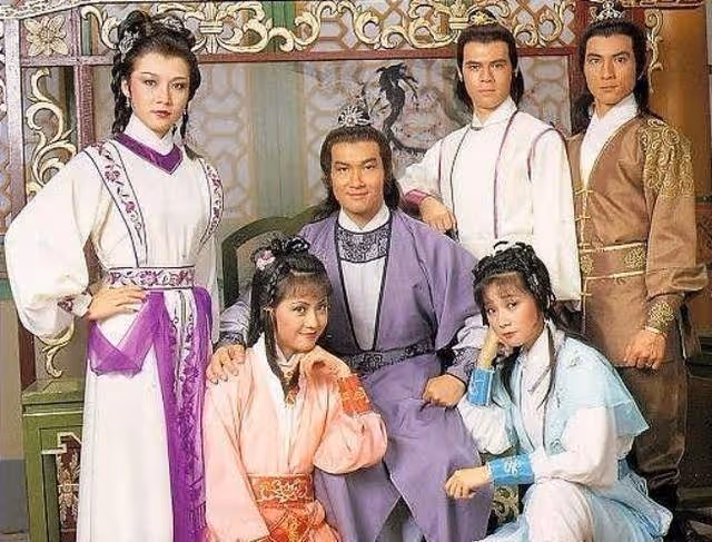 曾比肩趙雅芝卻當紅為愛退圈，結婚24年丈夫出家，今復出無人識