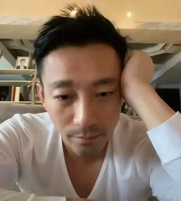 張穎穎宣布和汪小菲分手，謝謝你懦弱的愛，網友：大S可算出手了
