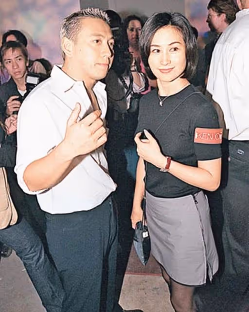 何超瓊前男友罕露面，56歲穿破洞褲頭髮花白，已婚兒女雙全很幸福