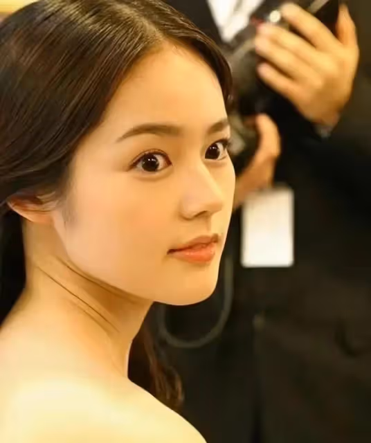 被視娛樂圈模範夫妻!國民女神23歲早婚退圈「恩愛18年」 親揭「沒有那麼美好」:下輩子不想結婚