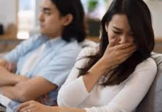 外遇後丈夫大氣原諒,20年後卻在兒子新婚夜提離婚,我才知他一直在報復,兒子也不挺了