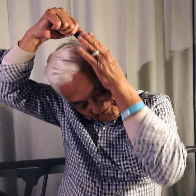 鄧紫棋透露外公去世,發文追憶往事,何超蓮富三代男友等留言安慰