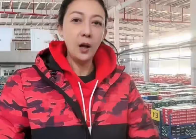 吳綺莉:春節一個人帶貨不提及女兒,滿屏尷尬卻說不後悔走過的路
