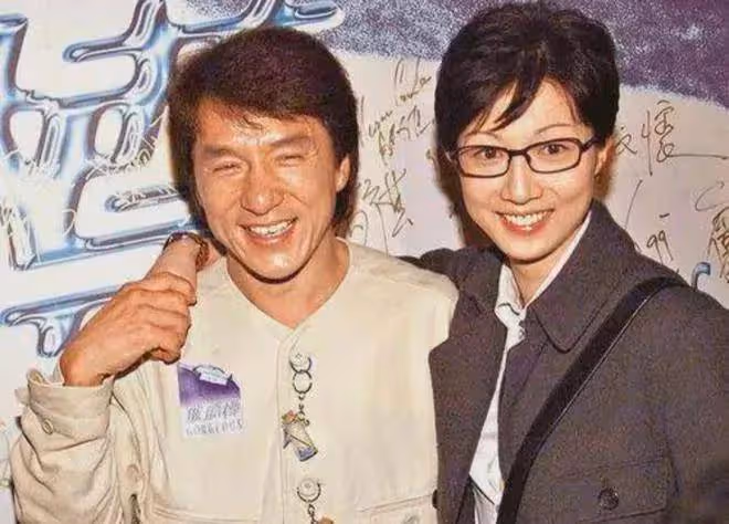 吳綺莉:春節一個人帶貨不提及女兒,滿屏尷尬卻說不後悔走過的路
