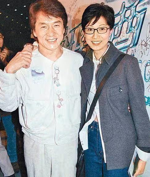 吳綺莉:春節一個人帶貨不提及女兒,滿屏尷尬卻說不後悔走過的路