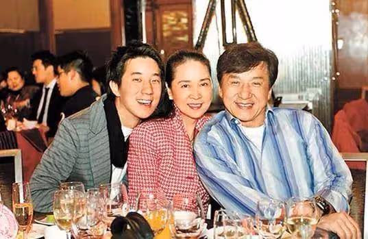 吳綺莉:春節一個人帶貨不提及女兒,滿屏尷尬卻說不後悔走過的路