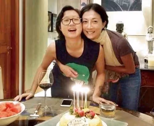 吳綺莉:春節一個人帶貨不提及女兒,滿屏尷尬卻說不後悔走過的路