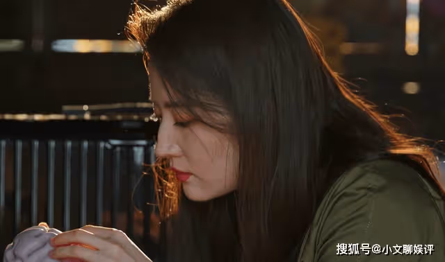 《去有風的地方》一個壞掉的齒輪,諷刺了當代年輕人如牲口般的人生